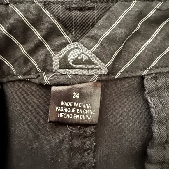 Quiksilver Men's Black Pinstripe Shorts black 34 waist - Picture 2 of 5